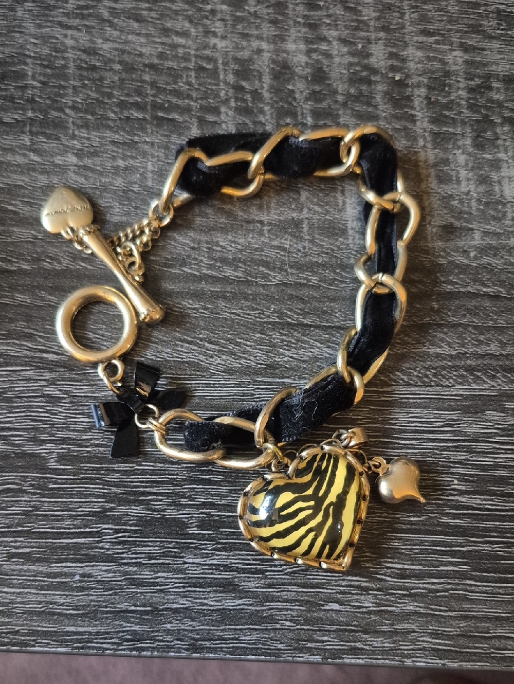 Betsey Johnson Lucite Zebra Bow Hearts Charm Chain Link Bracelet